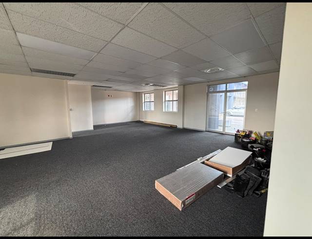150M² OFFICE TO LET IN MARCONI BEAM INDUSTRIA